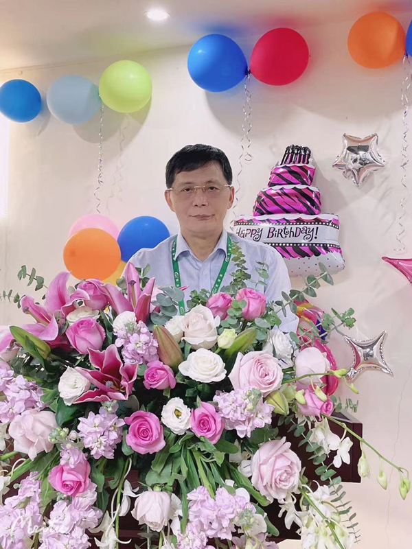 謝鋤董（dǒng）事長